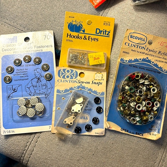 Sewing notions, patches, pins  & more. 1950’s on up. - Picture 2 of 5